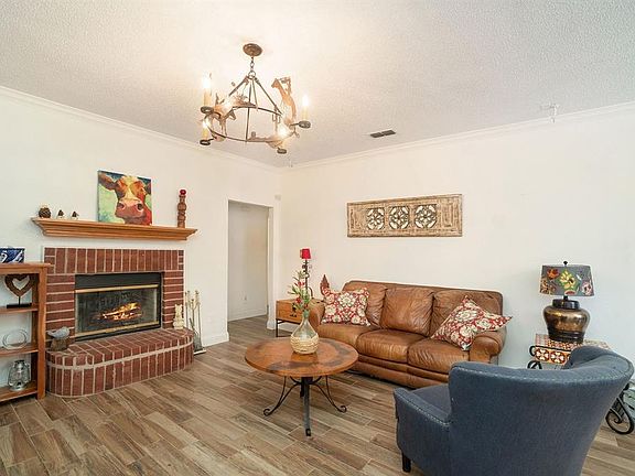 5th image of 4424 Park Creek Ct