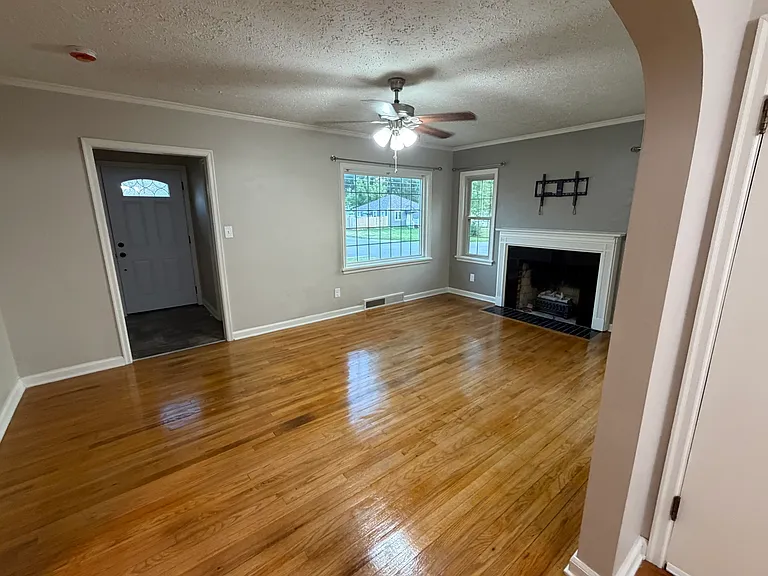 5000 Randolph St — Photo 2