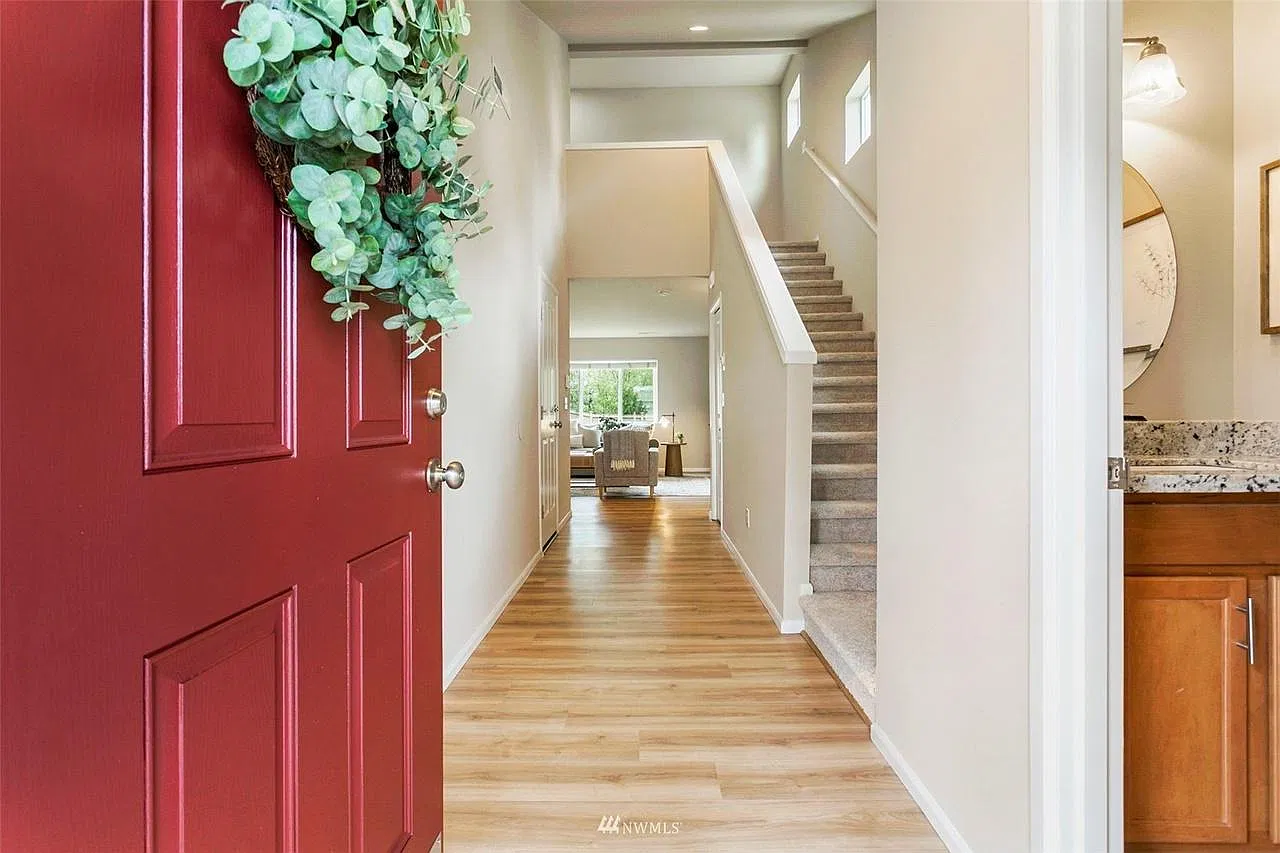 4 bed, 1661 sqft, $3,278 — Photo 3
