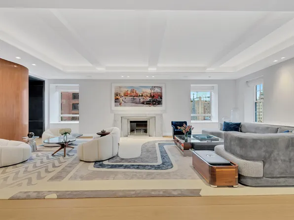 730 Park Avenue image 4 of 24