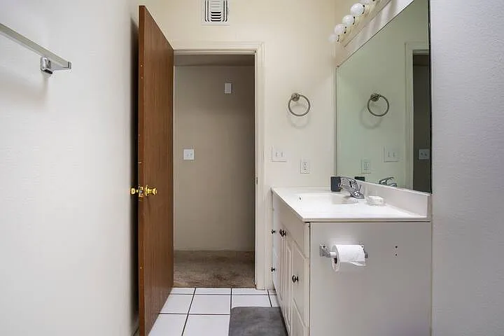 1111 N Camilla Blvd #1 — Photo 12