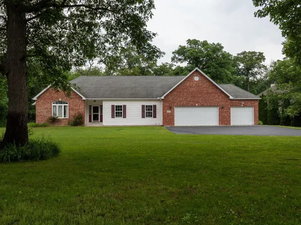 10296 Timberland Dr, Wheatfield, IN 46392