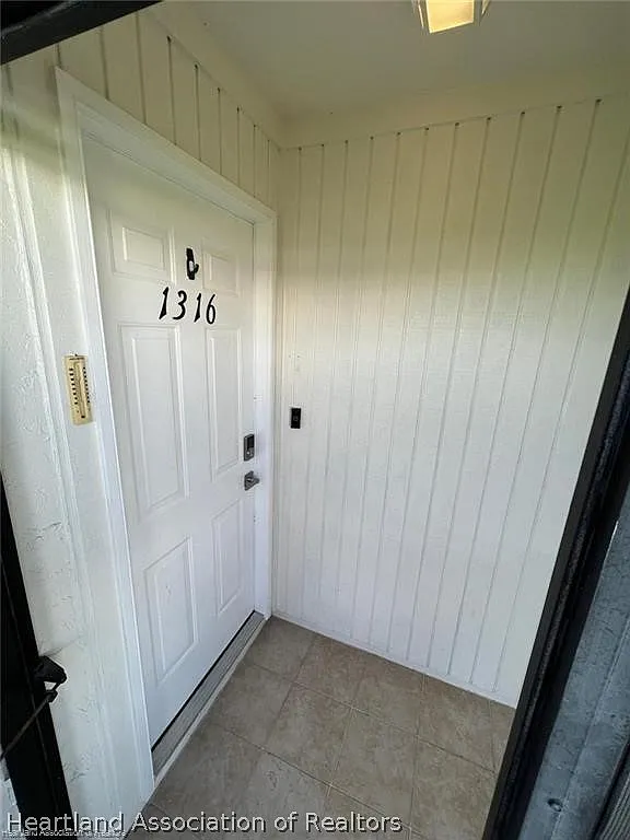 2 bed, 2.0 bath, 910 sqft, $1,650 — Photo 3