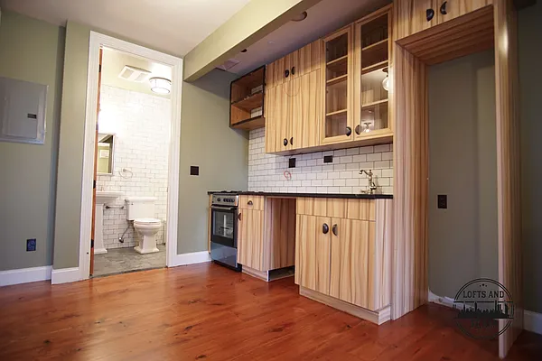 Rented by Lofts and Flats LLC | media 18