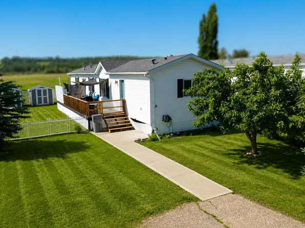 21 N Jackson Pl, Whitecourt, AB T7S 1T7