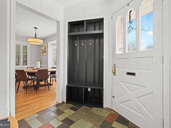 3rd image of 212 Saint Dunstans Rd