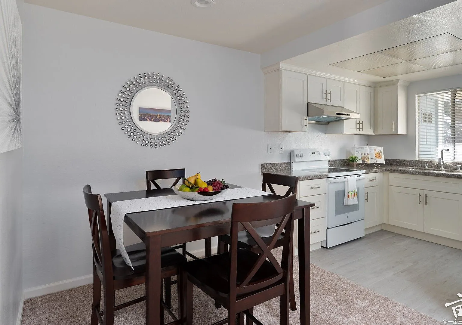 2 bed, 897 sqft, $3,400 — Photo 3