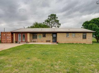 1 Gilbert Rd, Burkburnett, TX 76354