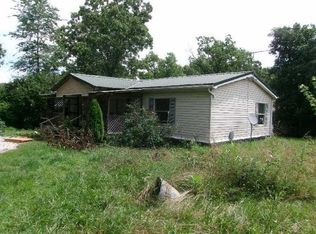 10195 Dellwood Rd, Mineral Point, MO 63660