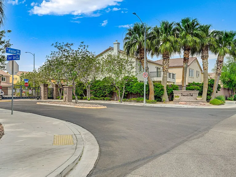 4421 Desert Home Ave — Photo 45