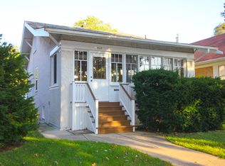 922 Mapleton Ave, Oak Park, IL 60302