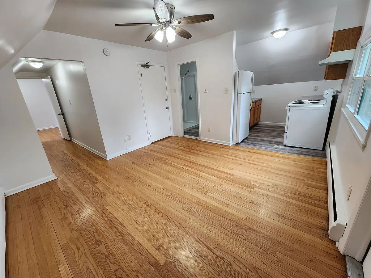 Building Photo - 155 S Lake Ave #5