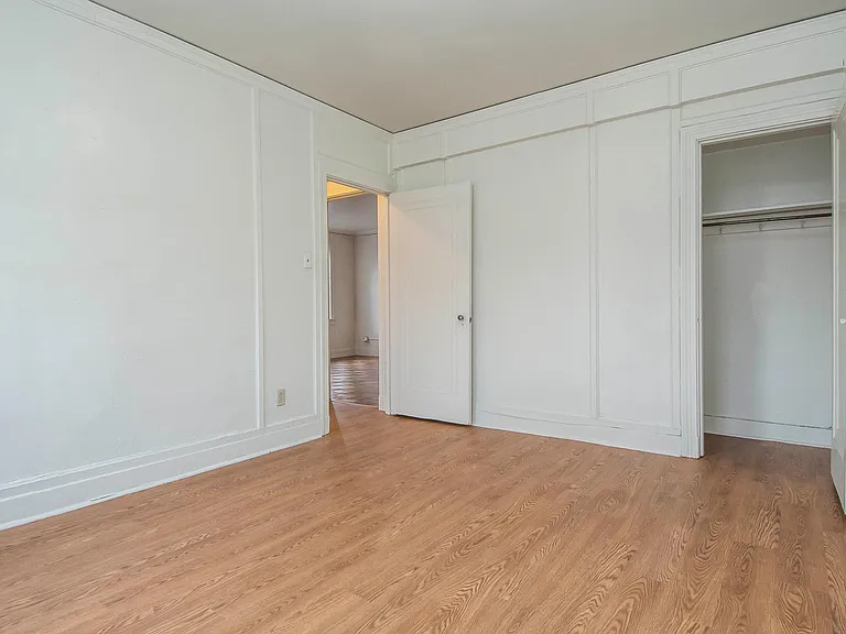 5646 Hobart St #4 — Photo 9