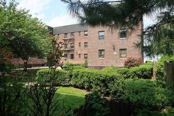 1st image of 2022 Crescent St APT 1A