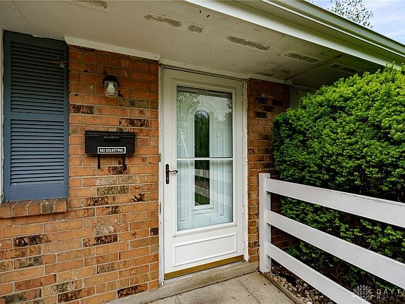 5th image of 331 Woodlawn Dr