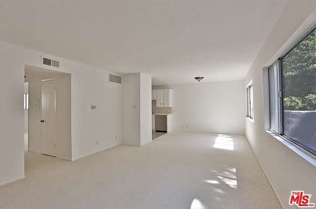 1st image of 18611 Collins St APT E6