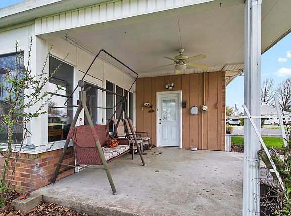 4th image of 308 S Olmstead St