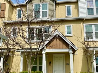 334 Village Ln, Richmond, CA 94801