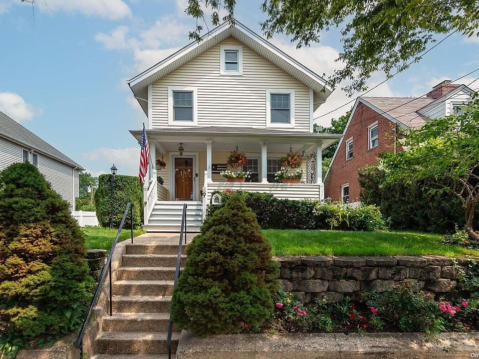 1st image of 9 Neulist Avenue