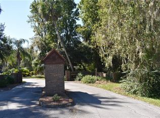 1055 S Chateau Point, Inverness, FL 34450