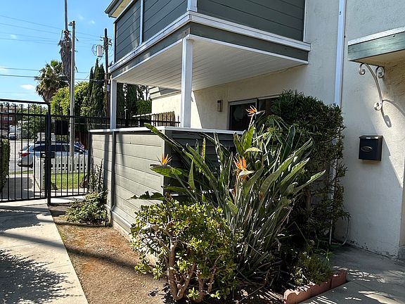 2nd image of 1332 N Citrus Ave APT 1