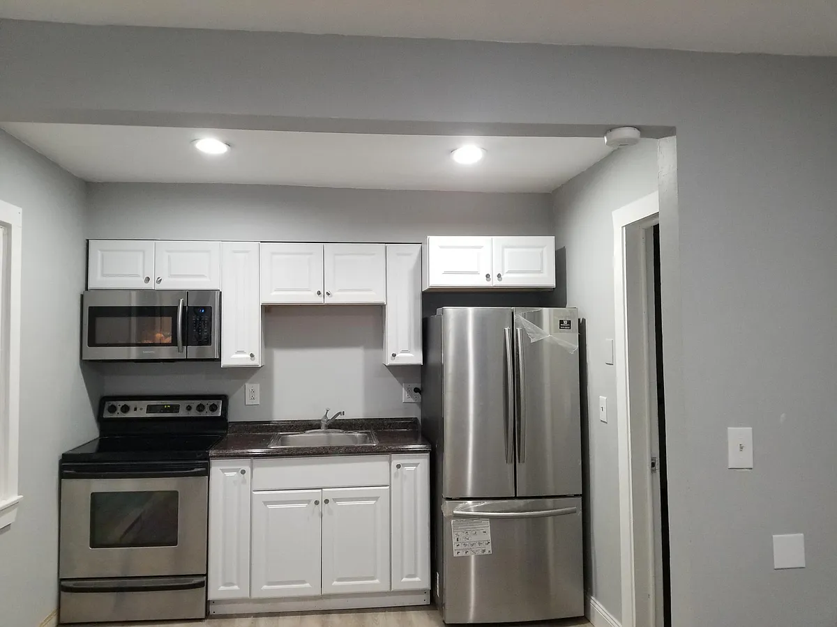 Building Photo - 481 Williams St #2