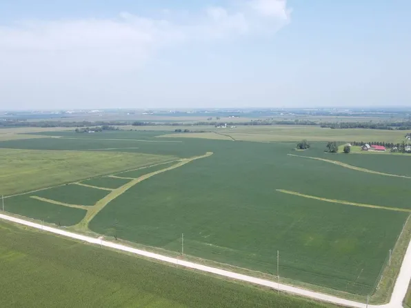 1 E Quarry Rd, La Porte City, IA 50651