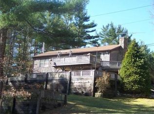 17 Athol St, Acushnet, MA 02743