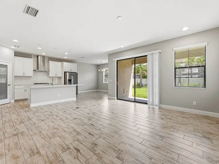 3940 Maurice Ave — Photo 7