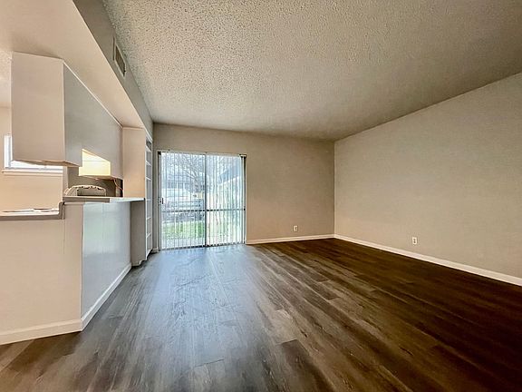 2nd image of 126 Scott St APT 101