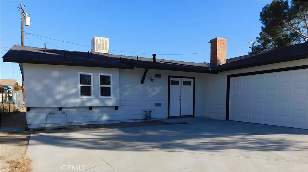 2 bed, 906 sqft, $1,800 — Photo 1