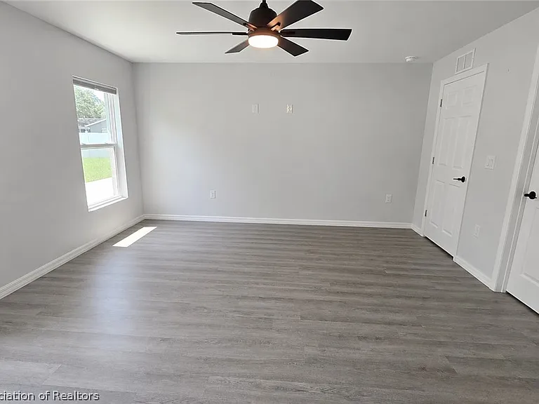 1870 N Zenith Rd — Photo 15