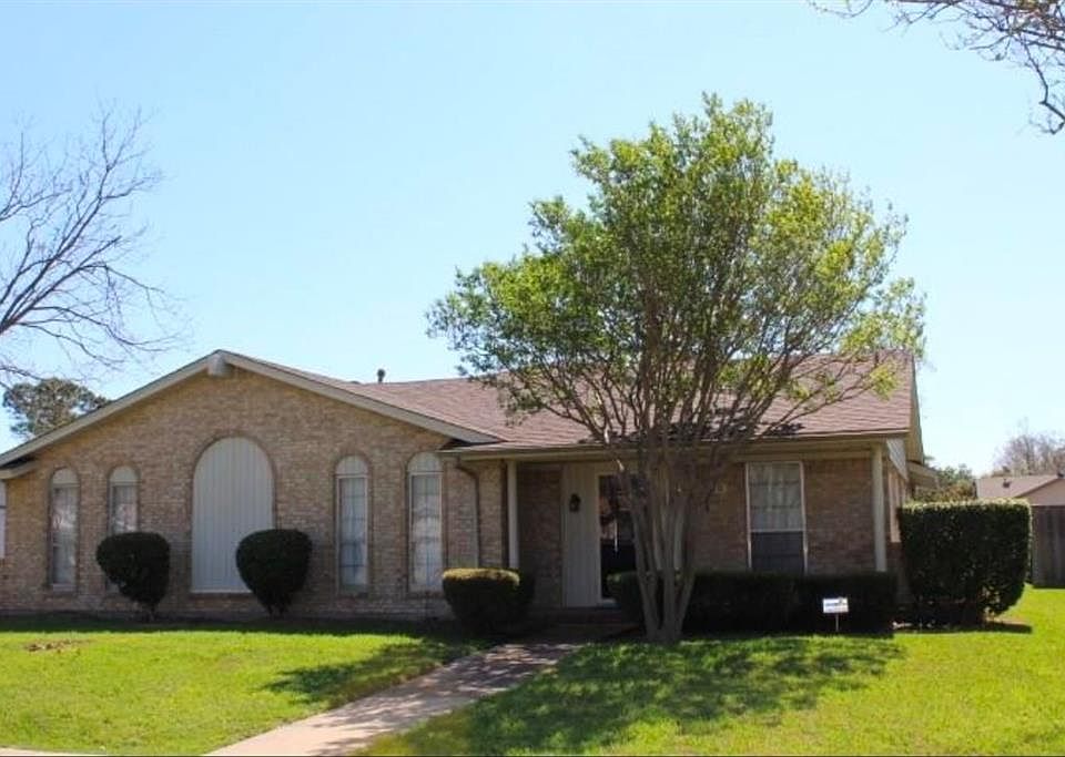1st image of 518 Colonial Dr