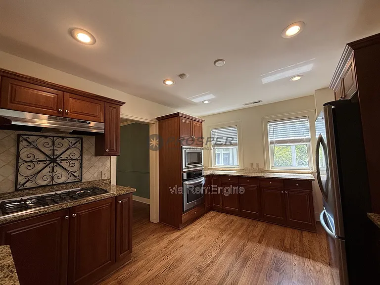 575 Elizabeth Ln W — Photo 21