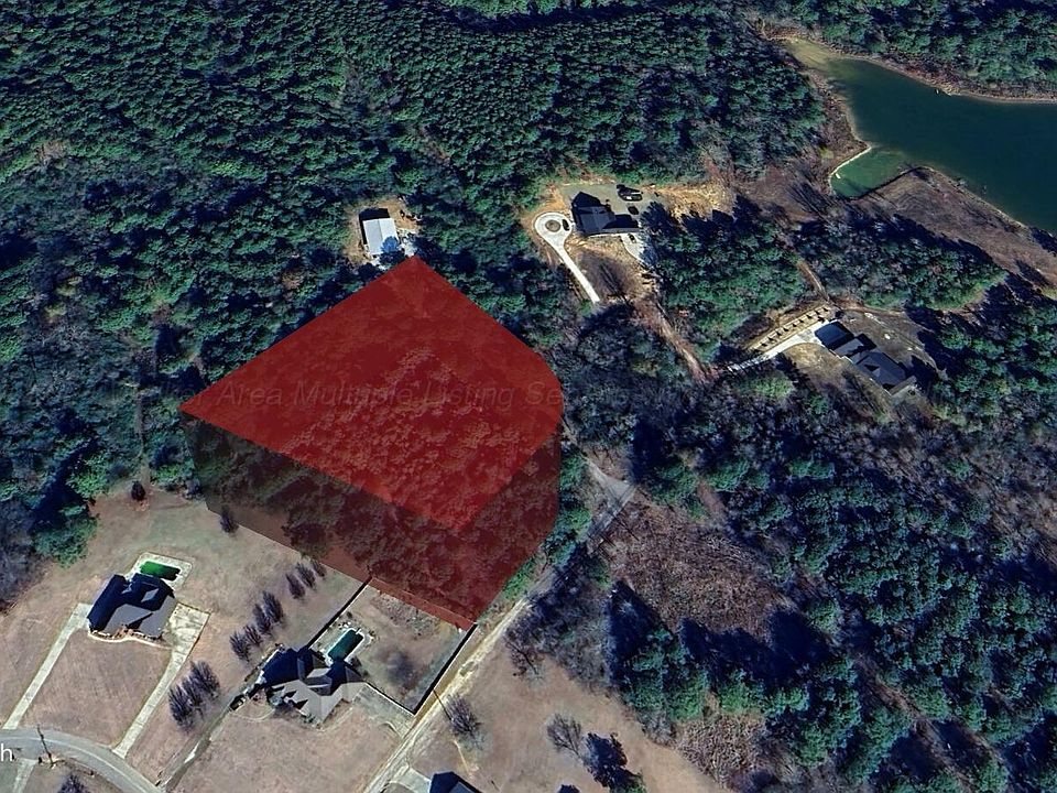 2nd image of 2908 Grove Cir