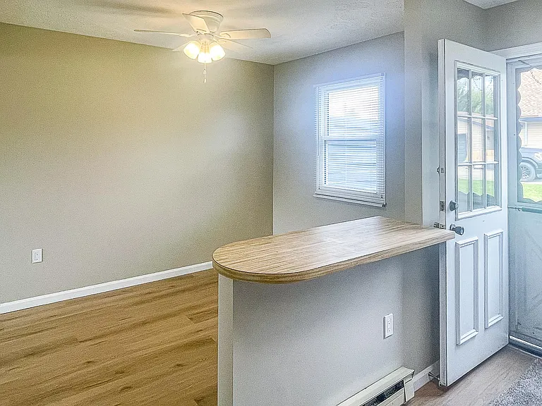 1312 Spring Village Dr — Photo 8