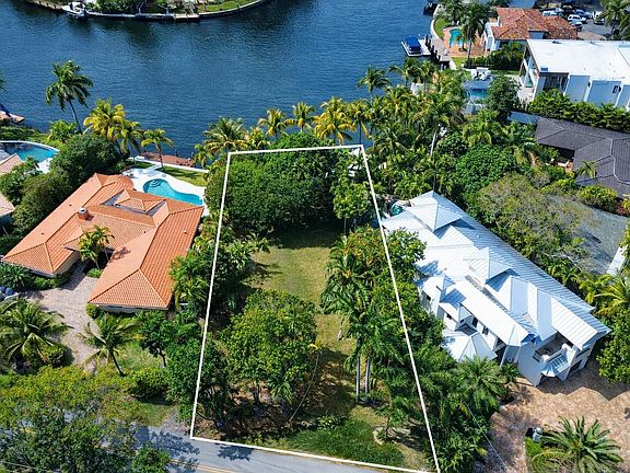 2nd image of 2405 Middle River Drive