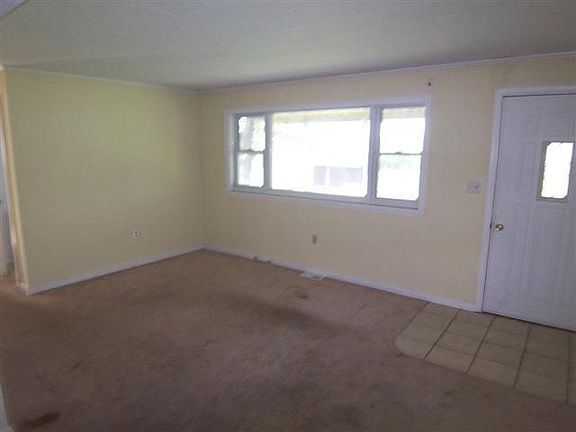 5th image of 6178 Hoover Ave