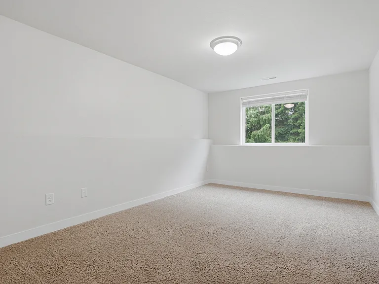 59 Whitechapel Dr — Photo 29
