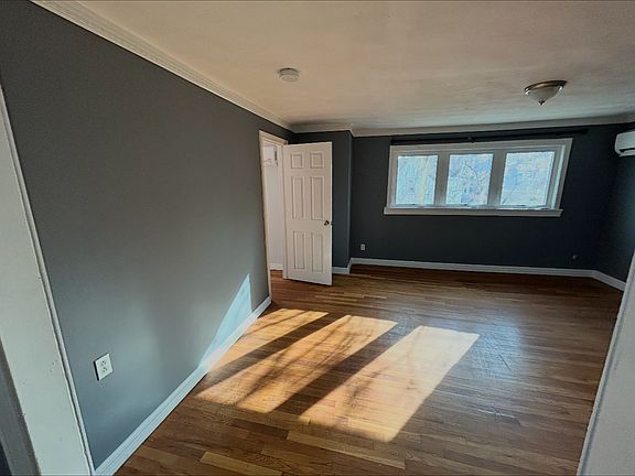 5th image of 528 Ferry St Floor 2