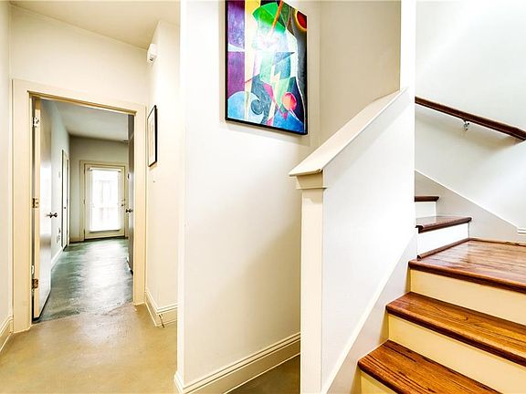 3rd image of 1333 Saint Joseph St #10
