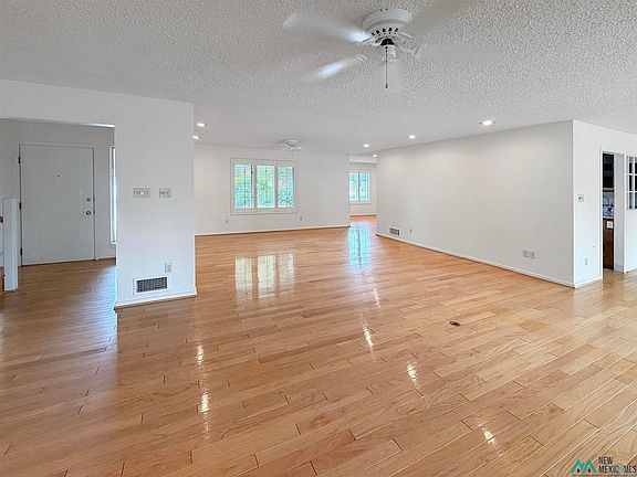 5th image of 407 E Zia Dr