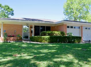 2713 Pineview Ln, Bessemer, AL 35023