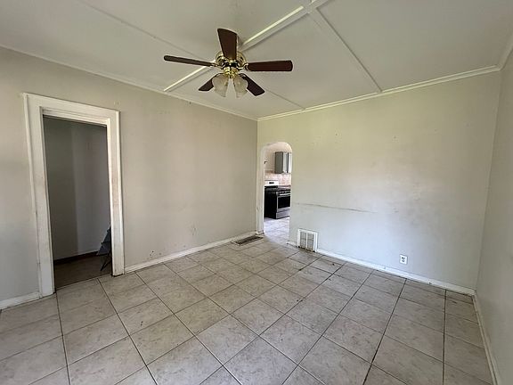 3rd image of 1413 Wisconsin Ave
