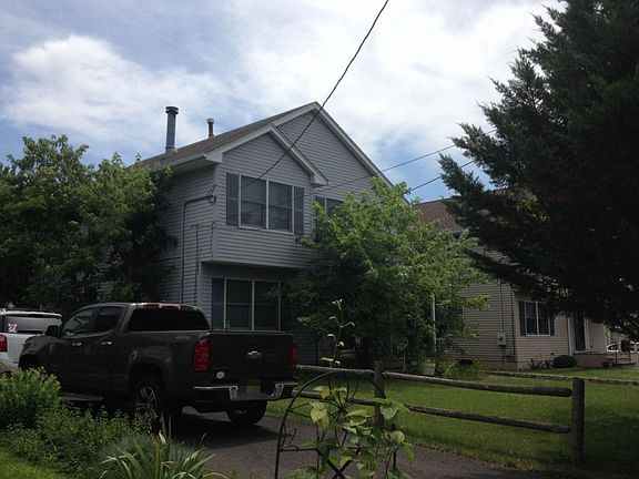3rd image of 163 Linden St