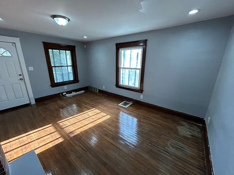 11220 Primrose Ave — Photo 7