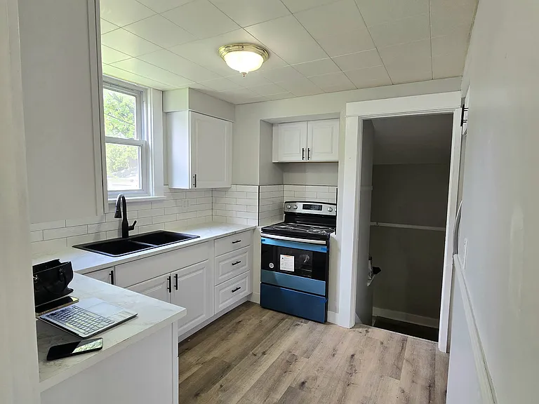 2744 Dwight Ave — Photo 13