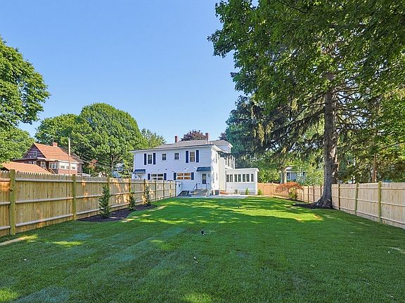 3rd image of 165 Prospect St #165