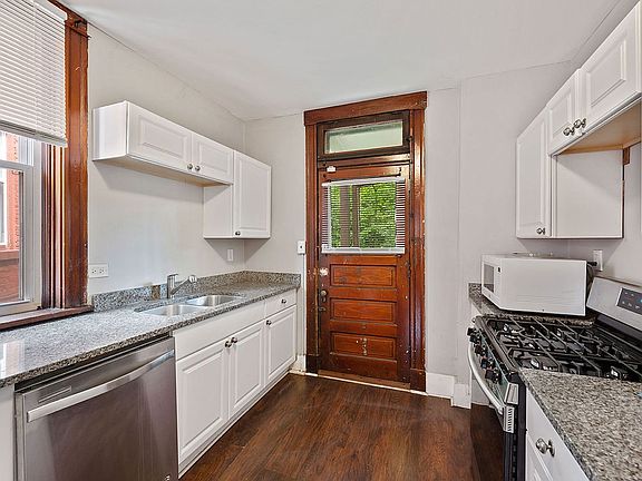 4th image of 2353 Stratford Ave