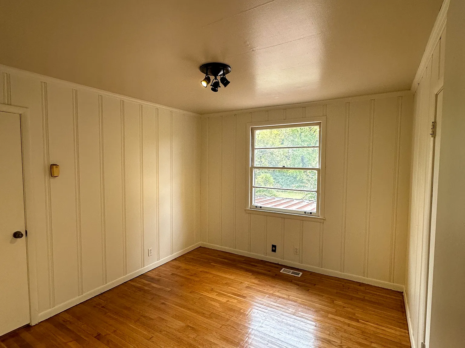 4 bed, 1430 sqft, $2,300 — Photo 3